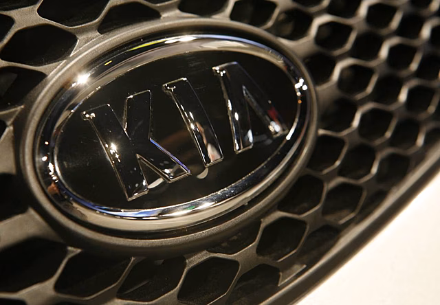 В России стартовали продажи кроссовера Kia KX1