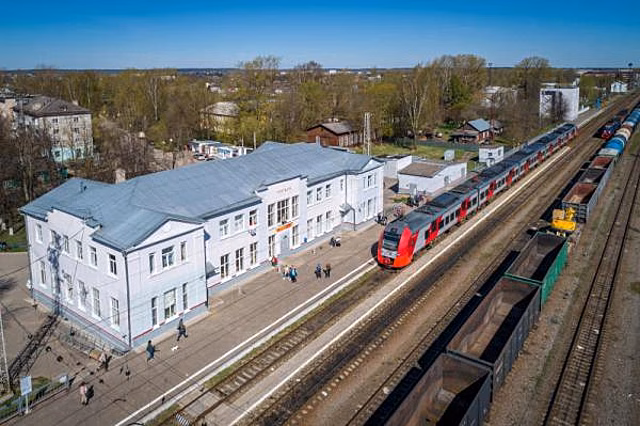 Сергей Шишкарев предложил завершить реформу железнодорожного транспорта, отделив инфраструктуру от перевозок