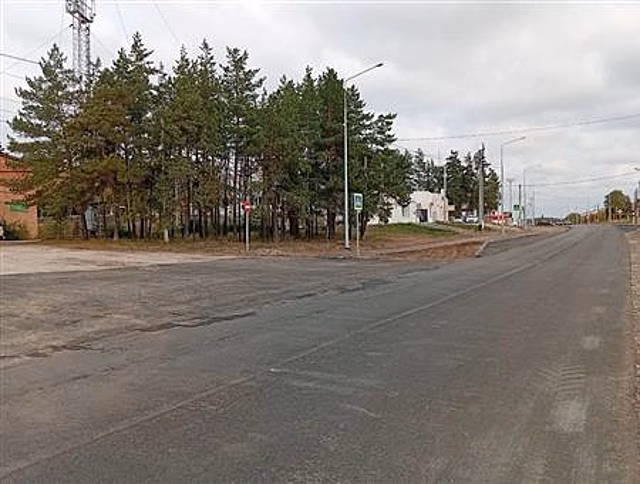 В Борском завершили укладку верхнего слоя асфальта на одном из въездов