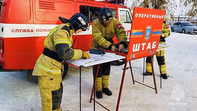 В Челябинске на Комсомольскую площадь стянули все экстренные службы
