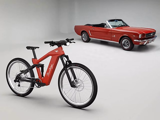 Ford поставил Bronco и Mustang на два колеса