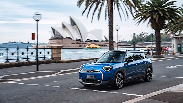 Mini Cooper Electric форсировали до 405 л.с.