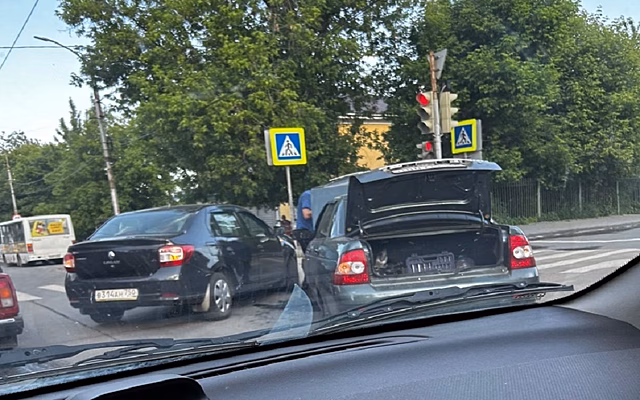 В Рязани собралась пробка на Спортивной из-за двух ДТП