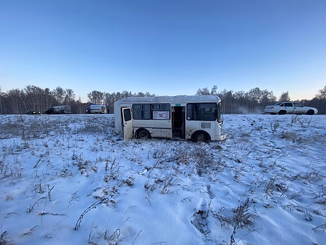 На трассе в Копейске попал в ДТП автобус с пассажирами
