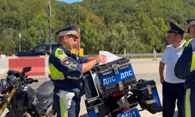 На Кубани федеральные автодороги патрулирует мотобат