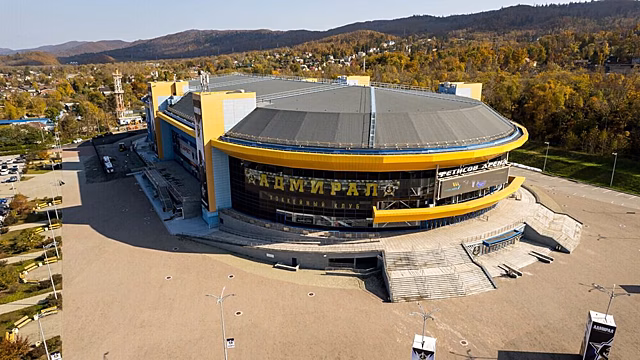 У «Фетисов Арены» во Владивостоке был «транспортный коллапс» на фоне праздничной молитвы мусульман по случаю Ураза-байрама