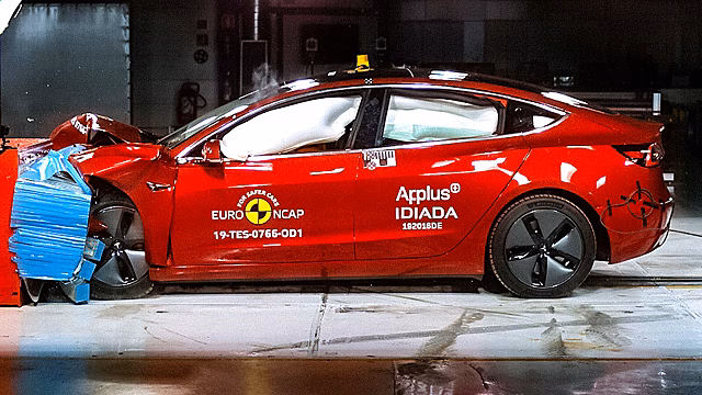 Tesla Model 3 прошла краш-тест с рекордным результатом