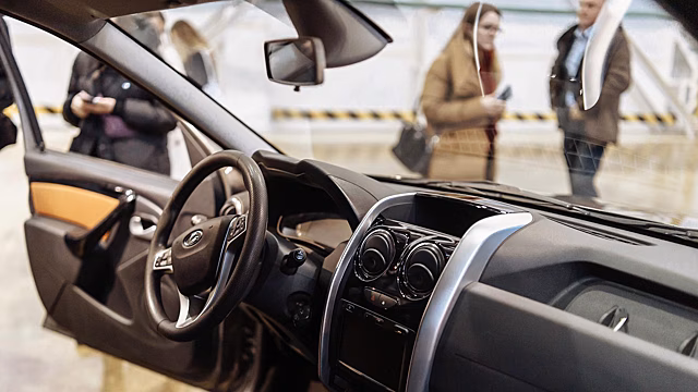 Названы причины проблем с рулём Lada Largus и Lada Vesta