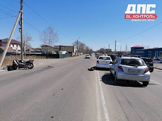 В Благовещенске произошло ДТП с мотоциклом и тремя автомобилями: подробности столкновения