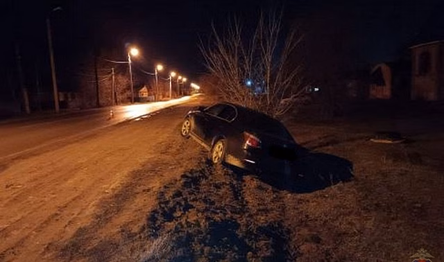 Под Волгоградом на дороге в Сальск БМВ сбил 62-летнего пенсионера