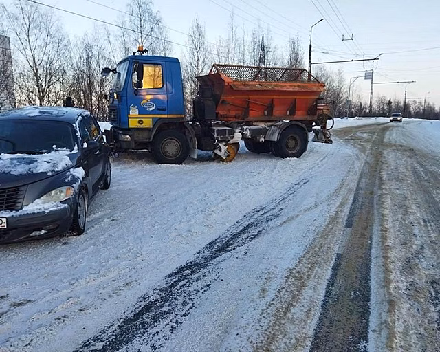 В Петрозаводске «КАМАЗ» сбил двух женщин