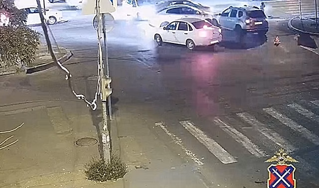 В Волгограде на одном перекрестке за вечер случилось подряд два ДТП