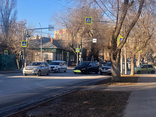 Рано утром при пожаре в центре Саратова погиб мужчина
