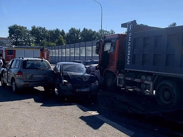 ДТП с участием 18 автомобилей произошло на трассе в Нижегородской области