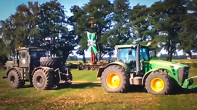 Схватка монстров: советский "Кировец" и американский John Deere