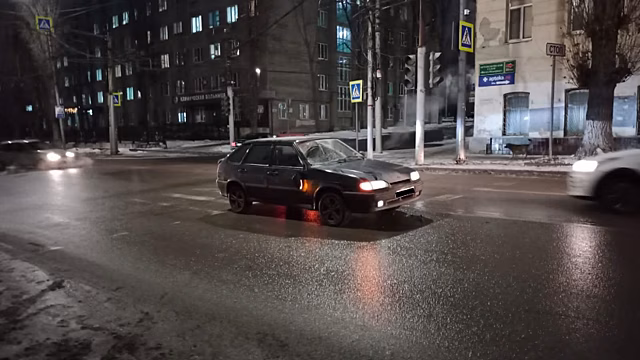 Вечером двух пешеходов сбили на дорогах Саратова