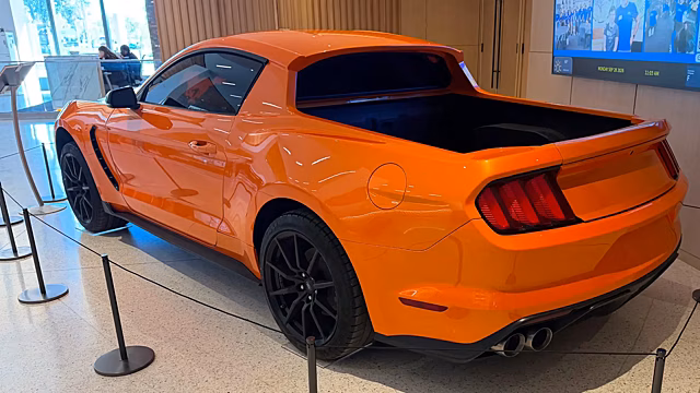 Ford показал Mustang с кузовом пикап
