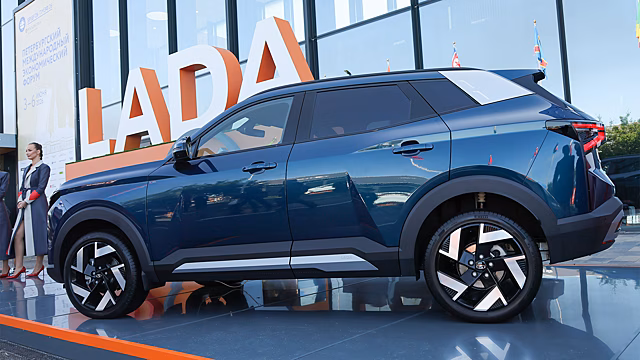 «Хочу сохранить интригу». Соколов ответил на вопрос о стоимости Lada Azimut