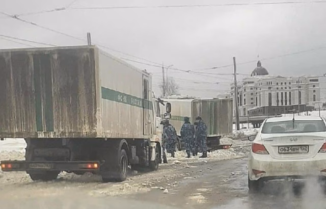 Грузовик с арестантами вылетел с дороги на Окском съезде
