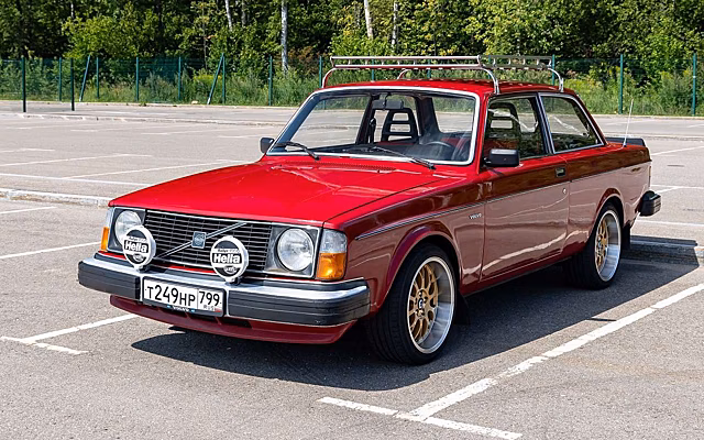 «Вольво-драйвер» — за что любили Volvo 240 и над чем подшучивали