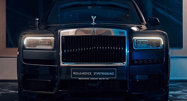 Компания Rolls-Royce представила в РФ новую спецверсию внедорожника Cullinan Frozen Lakes