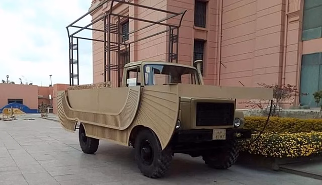 Автомобили, участвовавшие в «параде фараонов» в Египте, оказались российскими ГАЗами