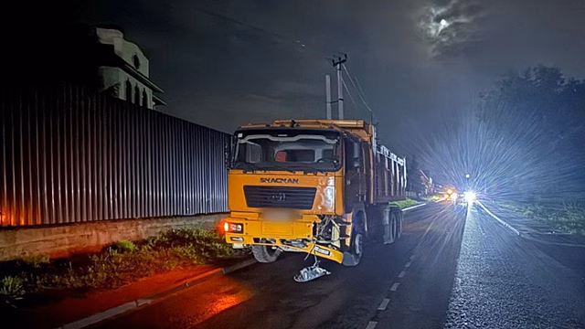 Девушка на моноколесе врезалась в грузовик и погибла в Подмосковье