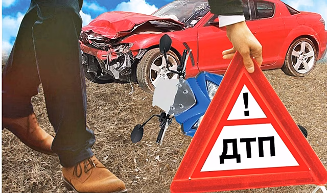 В центре Волгограда столкнулись иномарка и два мотоцикла