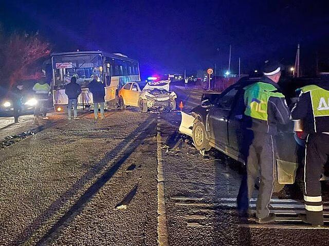 Двое несовершеннолетних пострадали в ДТП с участием автобуса в Подмосковье