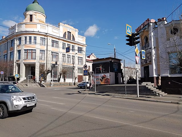 В Чите на одном из перекрёстков отсутствует информационной дорожный знак «Стоп-линия»