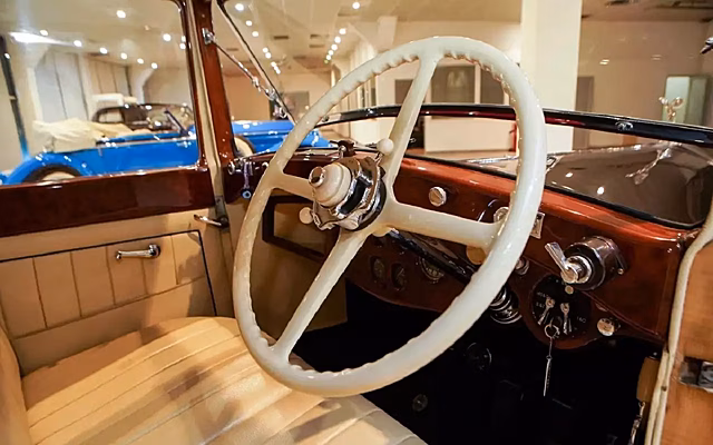Редчайший кабриолет Rolls-Royce продают в Москве: известна цена