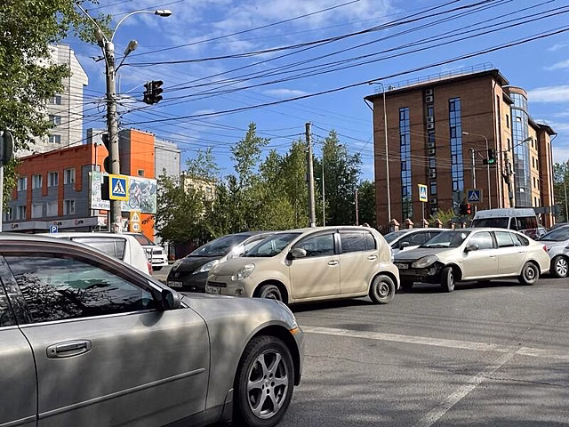 Дорожные работы на Ярославского образовали пробку в центре Читы