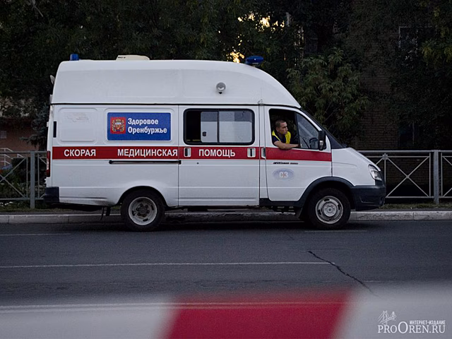 В Гае машинист самоходной машины получил травму