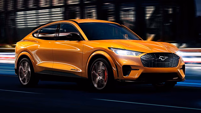 Ford Mustang Mach-E получил новый оранжевый цвет кузова