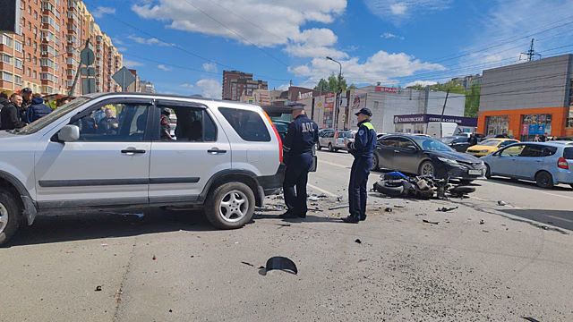 В Новосибирске мотоциклист погиб в ДТП на Выборной