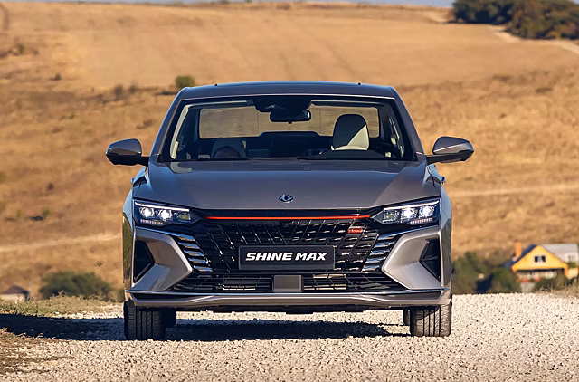 Названы пять альтернатив популярной Toyota Camry