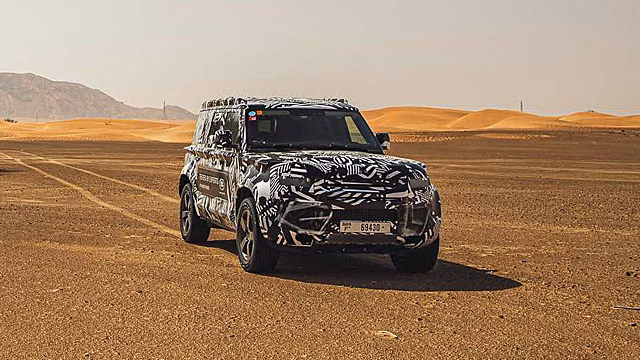 Экстерьер Land Rover Defender 2020 рассмотрели на съемках фильма о Джеймсе Бонде