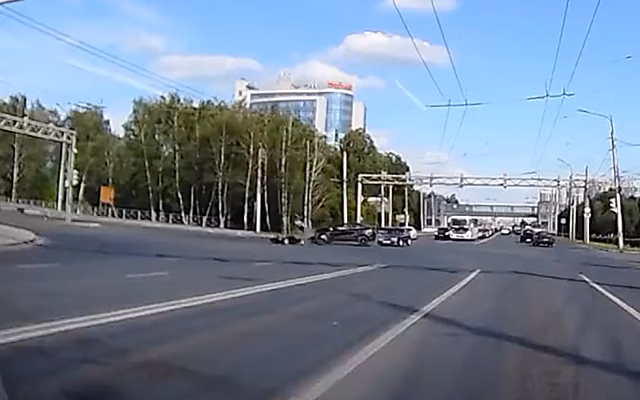 Мотоциклист, которого сбили на Московском шоссе, скончался от травм