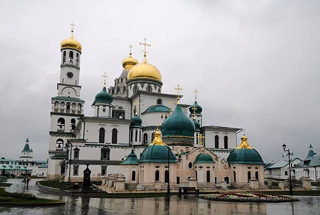 Подопечные ТЦСО "Куркино" посетили Воскресенский Ново-Иерусалимский монастырь