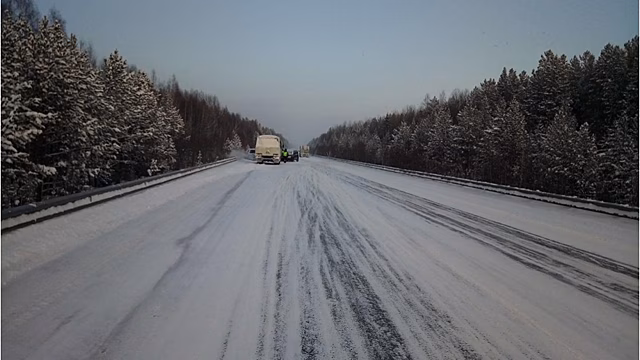 В Свердловской области за выходные в ДТП разбились больше 200 машин