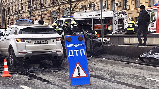 В Смоленске десять человек пострадали в ДТП с трактором