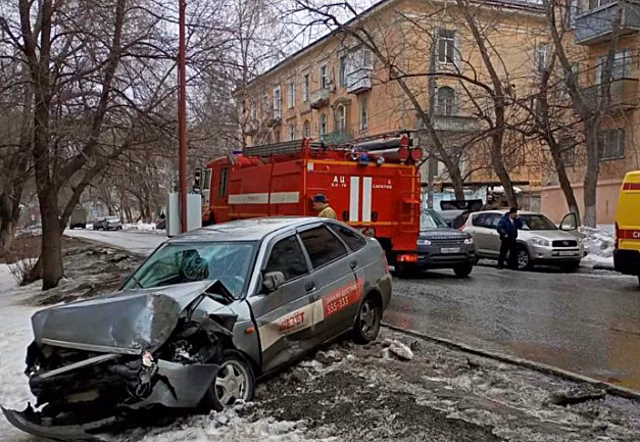 В Саратове грузовой поезд насмерть сбил мужчину