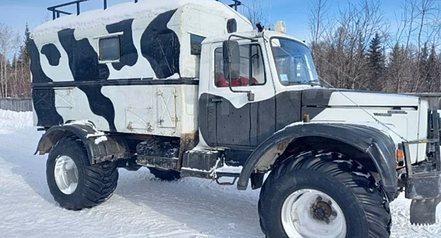 Автодом-вездеход для охоты и рыбалки на базе отечественного грузовика