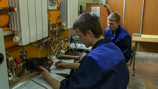 Более двух тысяч вологодских школьников получат первую профессию