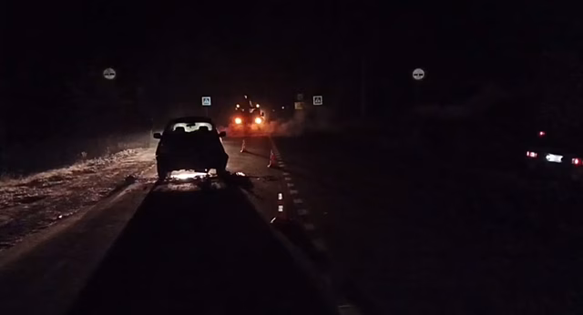 КамАЗ с прицепом столкнулся с легковушкой в Нижегородской области