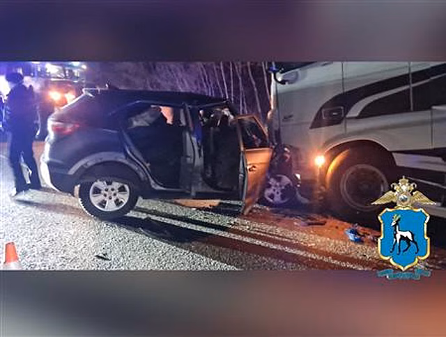 Четыре человека погибли в ДТП с фурой под Самарой