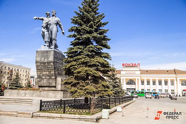 Прогулки по Екатеринбургу. Как в столице Урала строились ж/д вокзал и улица Челюскинцев