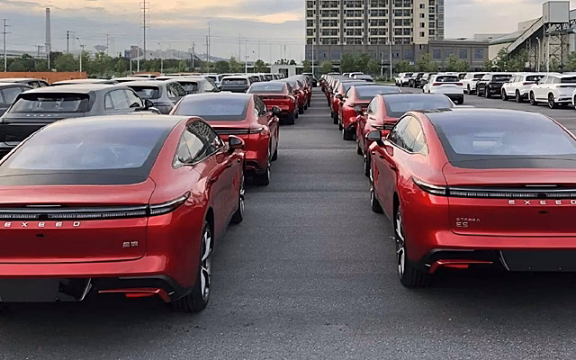 Chery представила автомобиль с пневмоподвеской и дизайном от Пьера Феррари