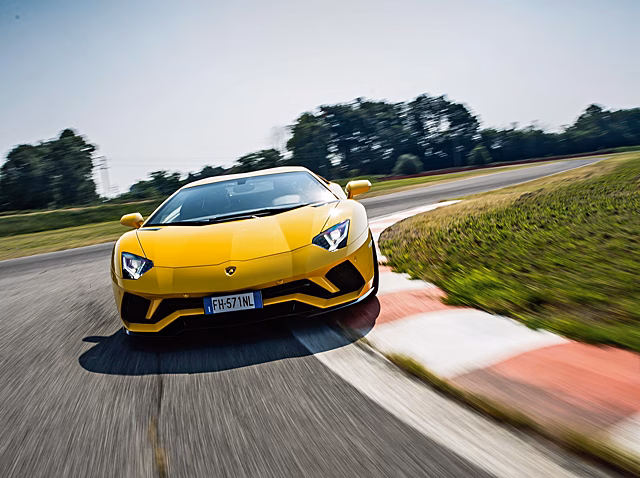 Спринт: Lamborghini Aventador S