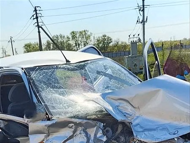В лобовом столкновении в Кинель‑Черкасском районе пострадали пять человек